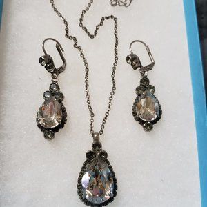 Sorrelli set necklace with earrings